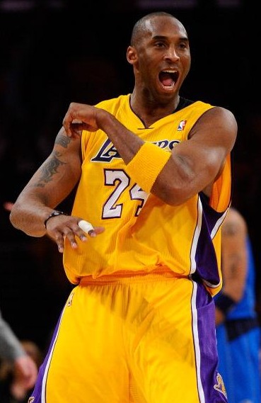 一场0比0，让张琳芃险成罪人，陈威救了他，上港将对他下狠手？（0-0闷平，张琳芃险成背锅侠，陈威零封救主，上港会对他重罚吗？）