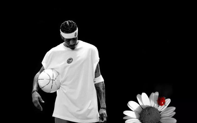 默特萨克、于大宝观战梅州U15vs浙江U15，并与小球员互动（默特萨克与于大宝到场观看梅州U15对阵浙江U15，并与小球员互动交流）