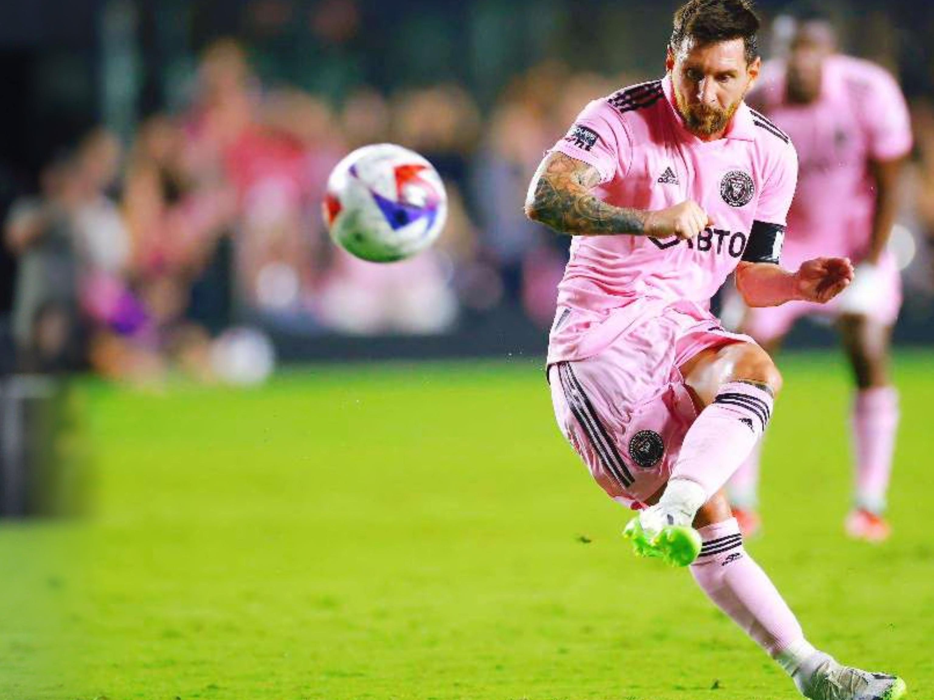 NBA战报：布朗42分，凯尔特人123-117击败尼克斯（布朗轰42分，凯尔特人123-117力克尼克斯）