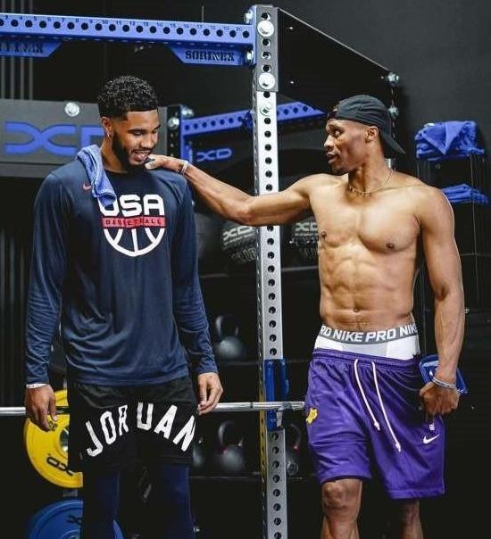 全运会女排半决赛综述：山东女排连胜上海晋级决赛，将与江苏争冠（全运会女排半决赛回顾：山东力克上海晋级决赛，与江苏会师争冠）